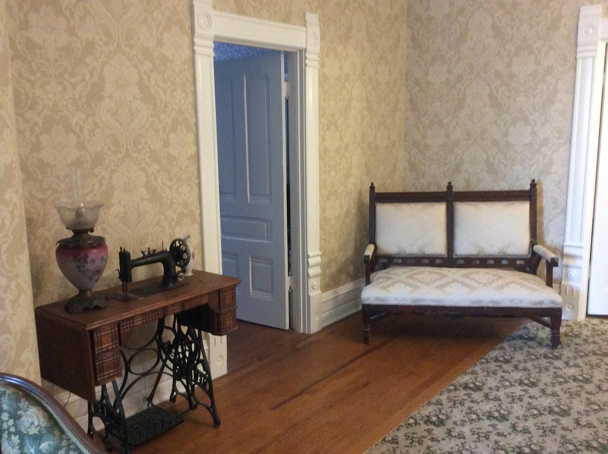 Grand Avenue Bed And Breakfast Carthage Esterno foto