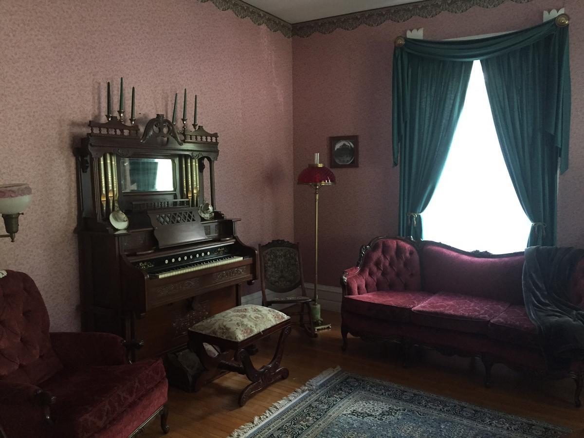 Grand Avenue Bed And Breakfast Carthage Esterno foto